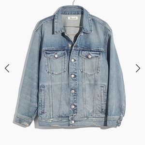 Madewell Oversized Trucker Denim Jacket in Akenside Wash